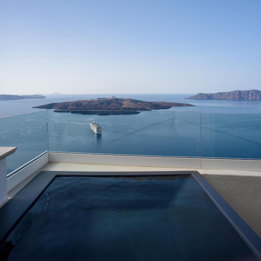 Nefeles Luxury Suites Fira  Exteriör bild