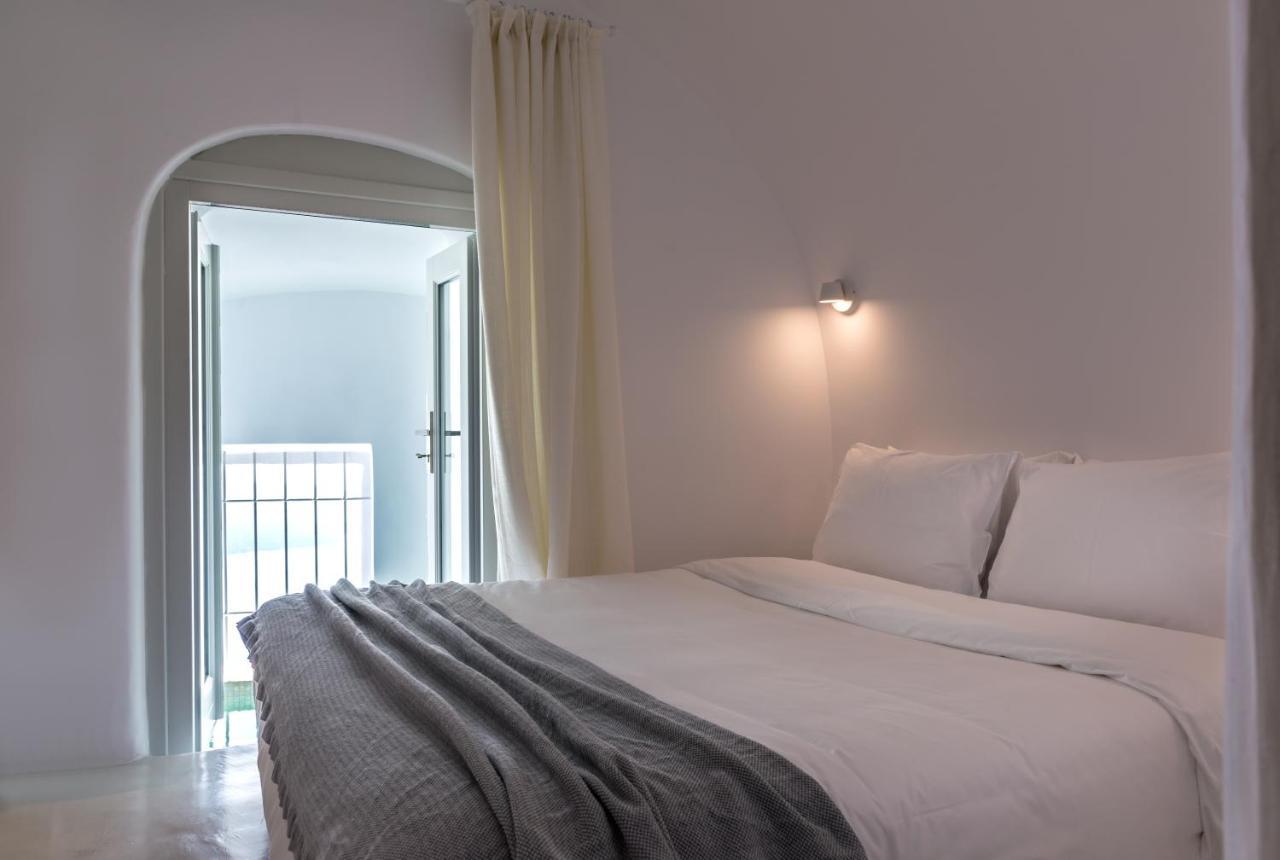 Nefeles Luxury Suites Fira  Exteriör bild