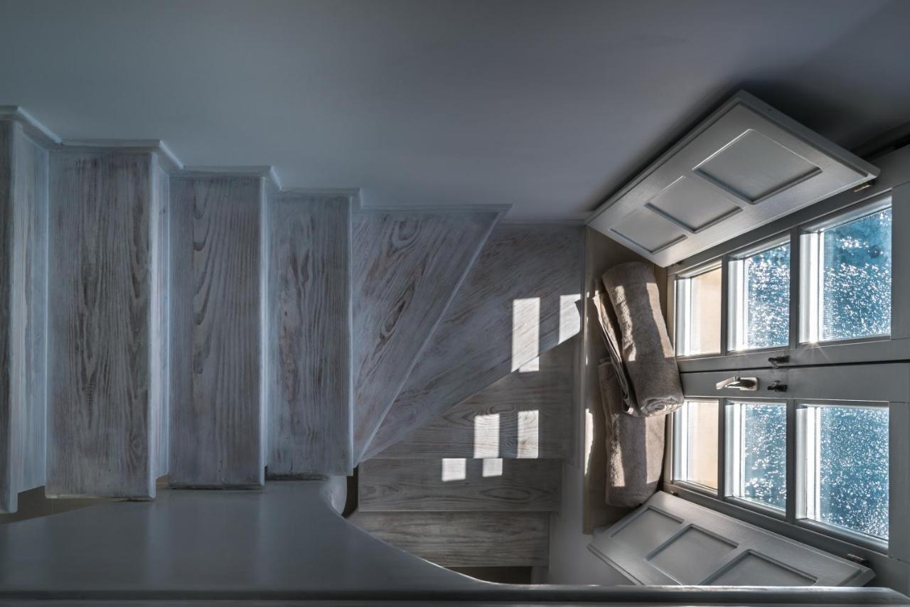 Nefeles Luxury Suites Fira  Exteriör bild