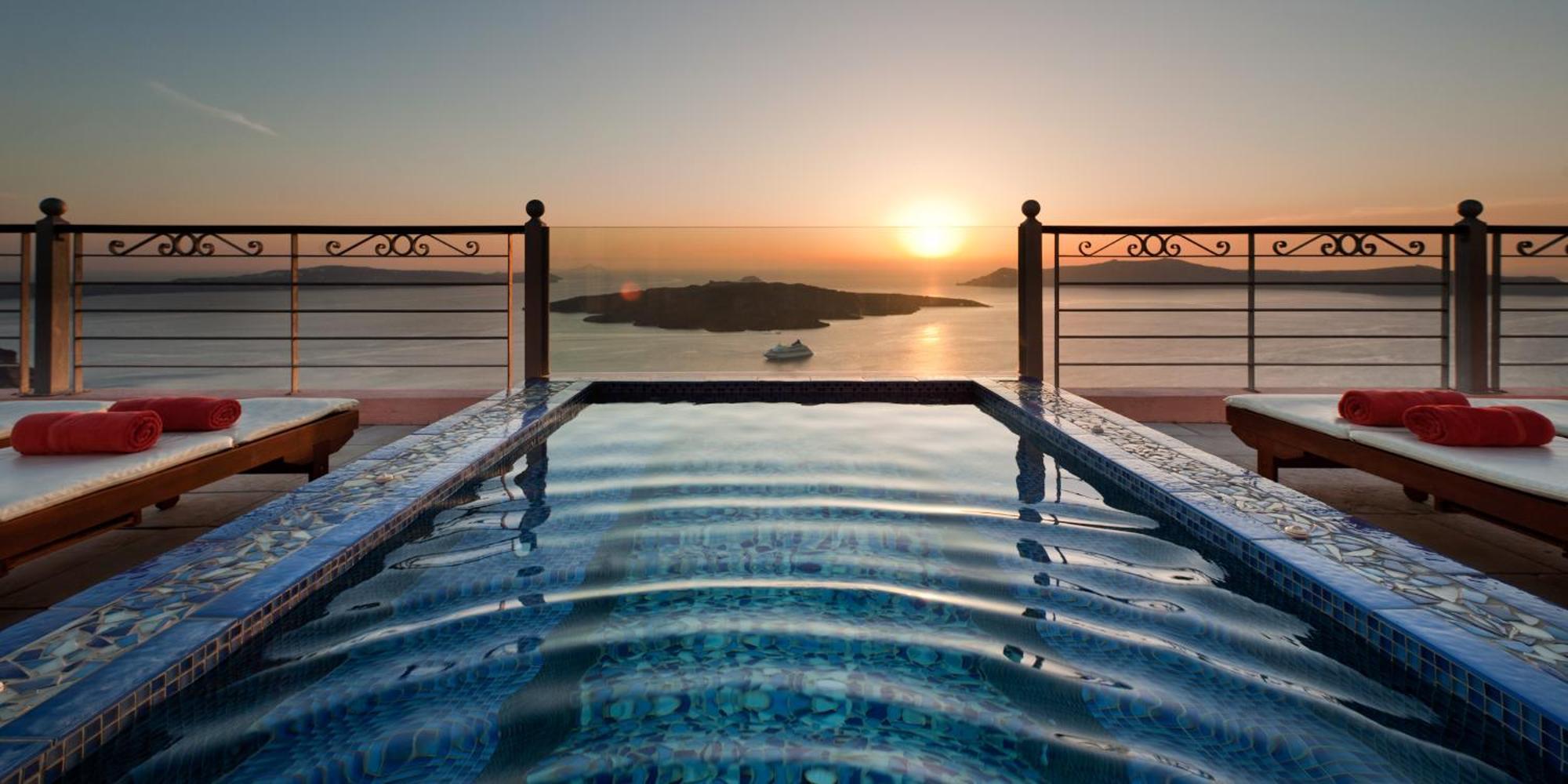 Nefeles Luxury Suites Fira  Exteriör bild