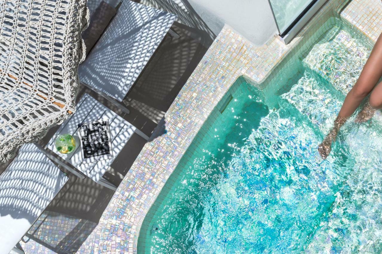 Nefeles Luxury Suites Fira  Exteriör bild